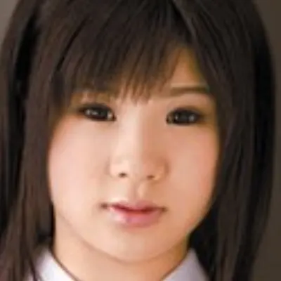 小松ひな