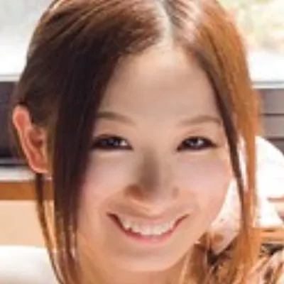 悠希めい