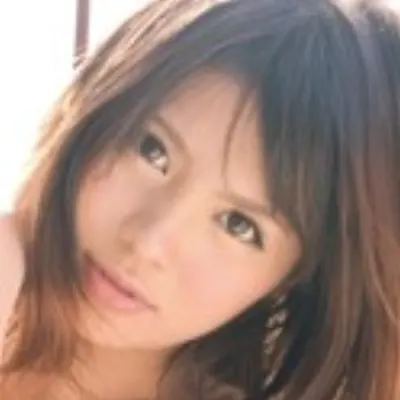 逢坂アンナ