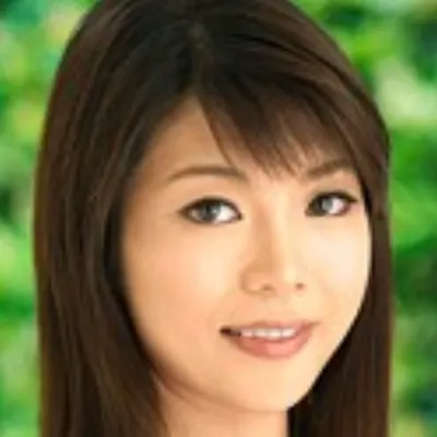 桃伊純子