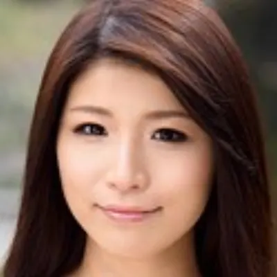栞菜まなみ