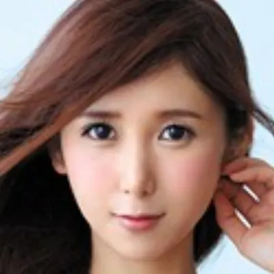 我妻里帆