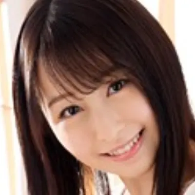成田つむぎ