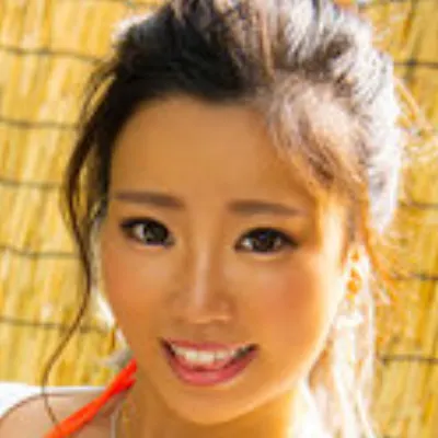 浜辺アンナ