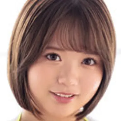 大桃ひな