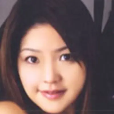秋吉くるみ