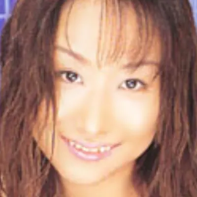 川村りさ