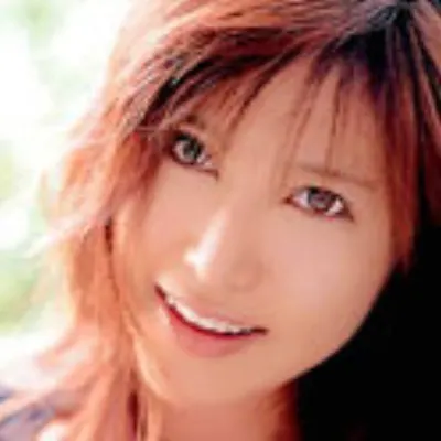 藤咲あいな