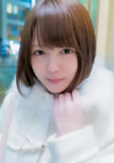 ボブカットが似合う色白もち肌の女の子の蒸れた股間のワレメの肉感！
