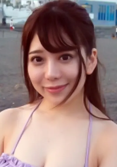 みさとさん 20歳 パイパンビキニ女子大生 【ガチな素人】