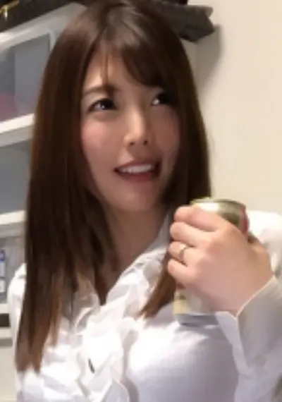 あかりさん 32歳 不倫を愉しむFカップ熟妻