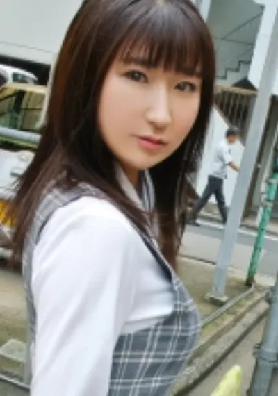 仕事中のOLに声を掛けて会社の階段で中出しまでしてしまった!