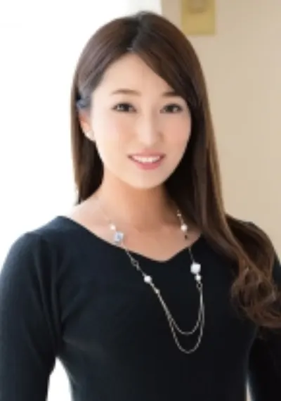 清楚系ビッチ無毛妻濃厚ベロキス中出しセックス!!
