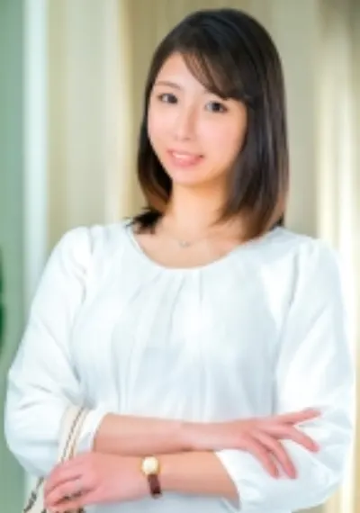 おちんぽ大好きパイパン妻！ニコニコ笑顔で他人棒にしゃぶりつきE乳揺らして中出しセックス！