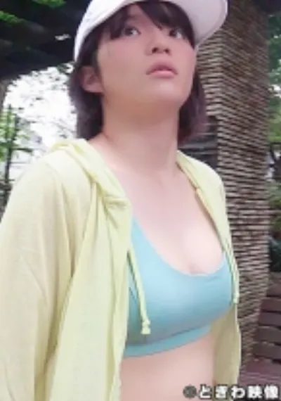 地味な顔だけど巨乳なムチムチスパッツ姿に興奮して勃起チンコをぶち込んだ！