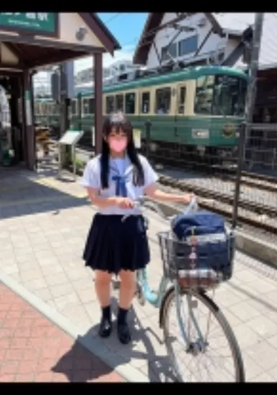 黒髪清楚系【個撮】制服美小女とP活_中出し×2