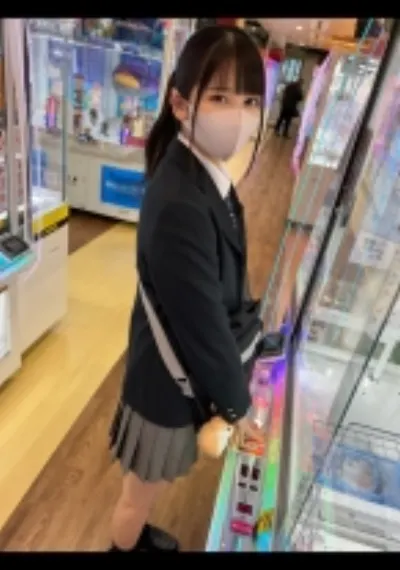 【個人撮影】勉強も出来て真面目そうでモデル体型の完璧美小女とP活※危険日に中出し
