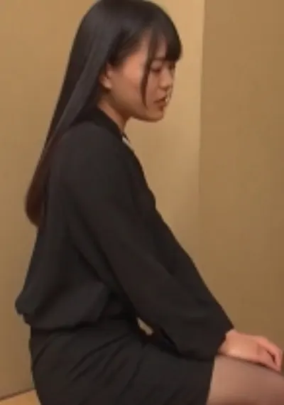 夫の3回忌に義理の弟に抱かれ喪服を脱ぎ捨てる！欲求不満のカラダは遺影の前でイキまくる…