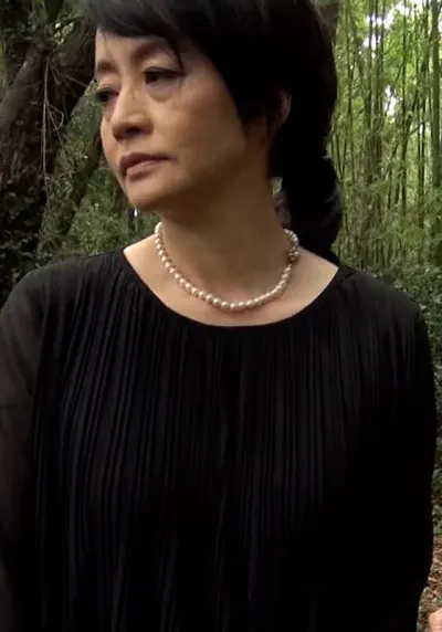 未亡人！性欲旺盛熟女と変態野外中出しSEX！
