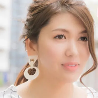 貴子