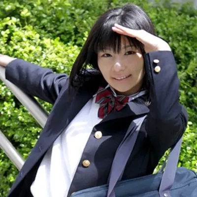 広崎遼子