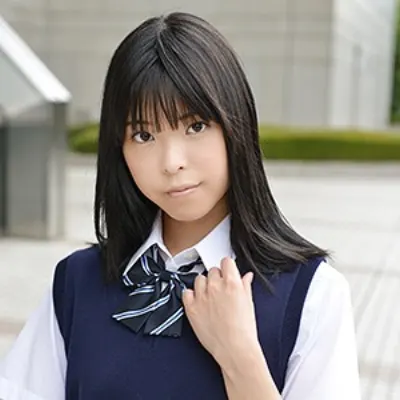 栞里