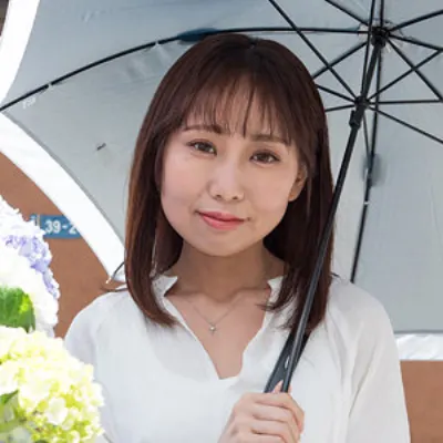 茉衣さん
