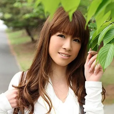 安達真由子