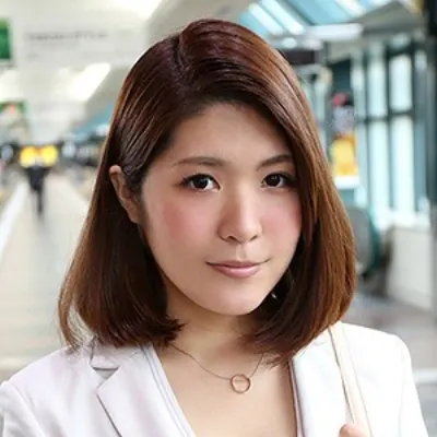 成田由里子