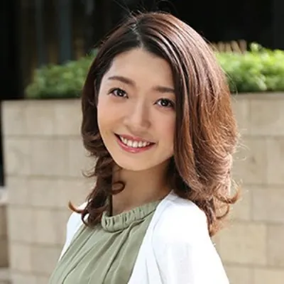 小柳すみれ