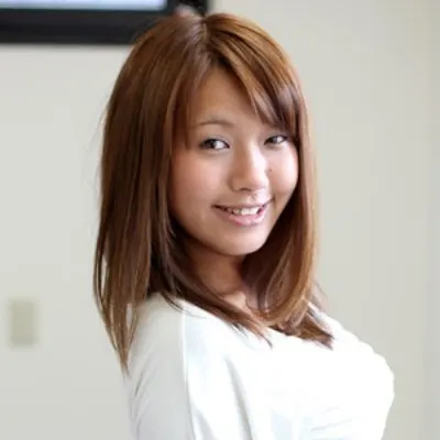 由佳